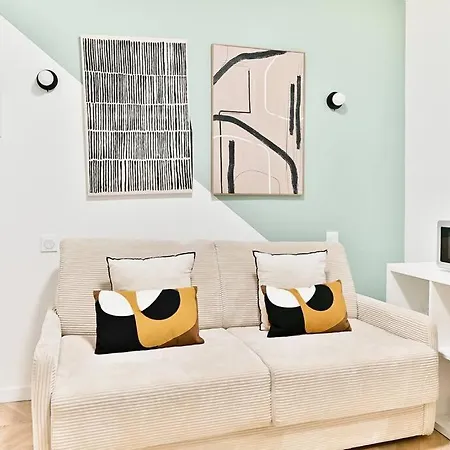 Apartment Proche Wagram - Iii Paris