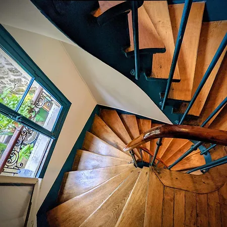 Fully Renovated In Montmartre Apartment *