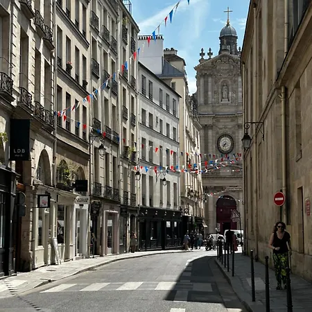 Apartment En Plein Coeur Du Marais