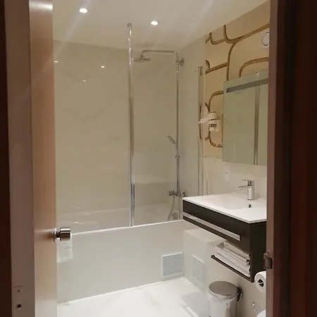 فندق بست وسترن رونسريه أوبرا