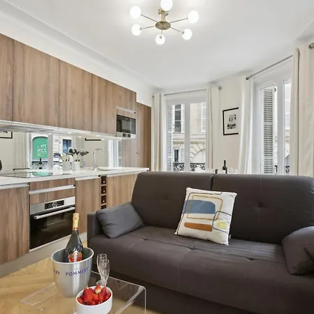 268 - Superb In * Paris