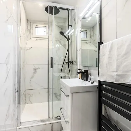 Apartment Splendide 18eme 6p