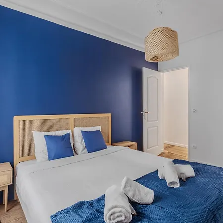 Apartment Splendide 18eme 6p Paris