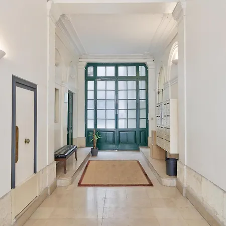 Urban Flat 191 - Luxury 3 Bedroom - Madeleine