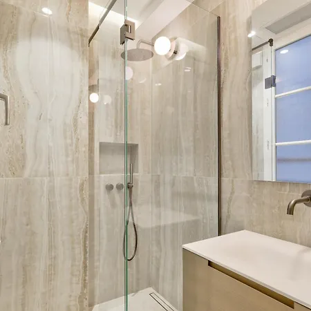 Urban Flat 191 - Luxury 3 Bedroom - Madeleine Appartement *