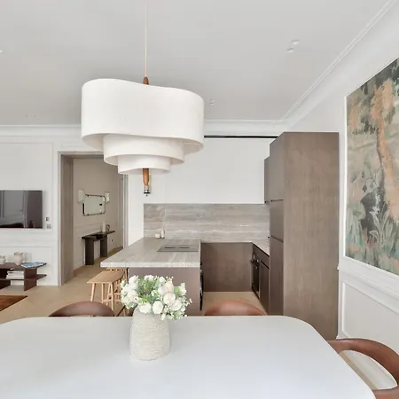 Urban Flat 191 - Luxury 3 Bedroom - Madeleine *