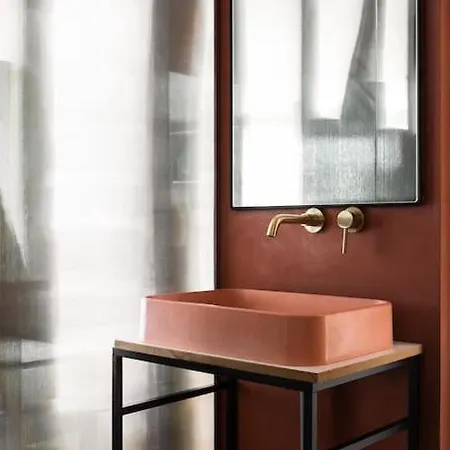 Amazing Flat In An Amazing Montmartre Street Apartment