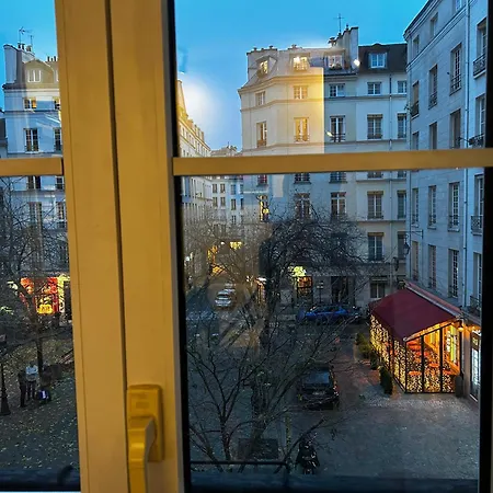En Plein Coeur Du Marais