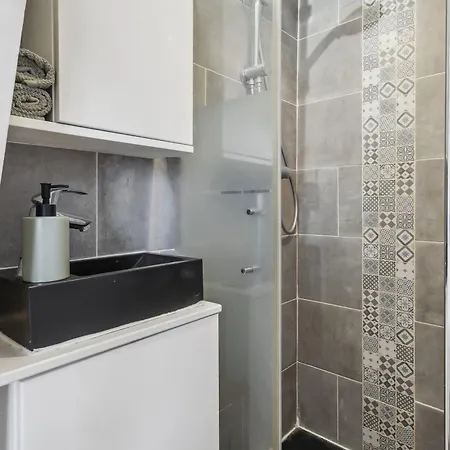 Le Louvre & Notre-dame - Cityapartmentstay Apartamento París