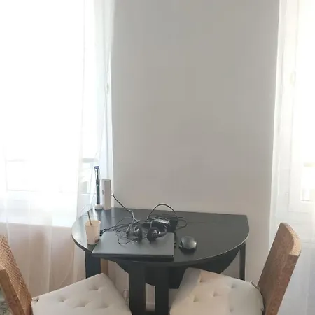 Montmartre Charm Luxurious Getaway Apartment
