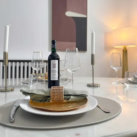 Welcoming Near Eiffel Tower Apartment