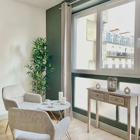 Welcoming Near Eiffel Tower Apartment