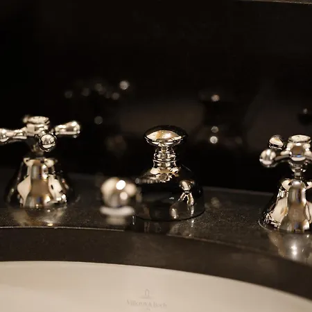 Hotel Odéon Saint Germain 4*