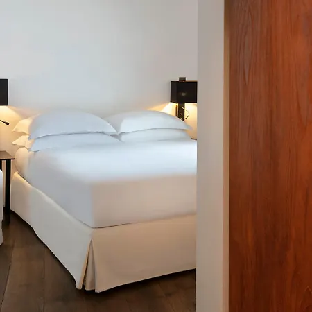 Le Metropolitan, Tour Eiffel, A Tribute Portfolio Hotel