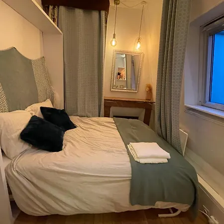 Eleusis-paris Apartment *