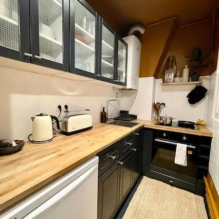 Parishome! Double Balcony, Art & Designer Touches * Paris