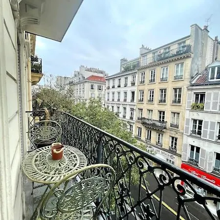 Parishome! Double Balcony, Art & Designer Touches *