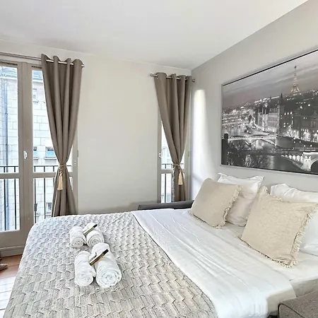 Apartment Beautiful Calm In Le Marais Paris