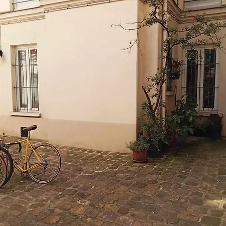 Sur Cour A Deux Pas Du Canal Saint-martin Apartment Paris