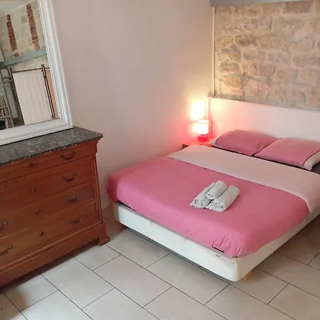 Sur Cour A Deux Pas Du Canal Saint-martin Apartment Paris