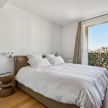 Apartment Avenue Montaigne *