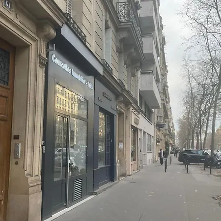 Grand Proche Champs Elysees * Paris
