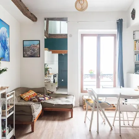Charming For Two In The 10th Apartment