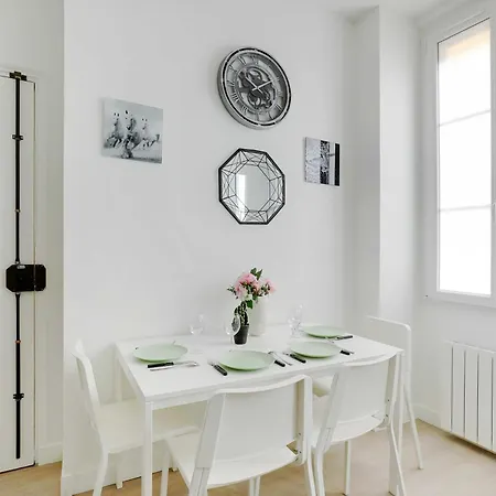 Cosy Apartment In Batignolles Guy Mocquet