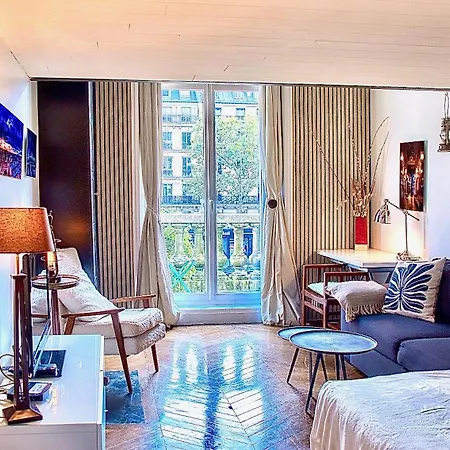 Charme Parisien Coeur De Homestay Paris