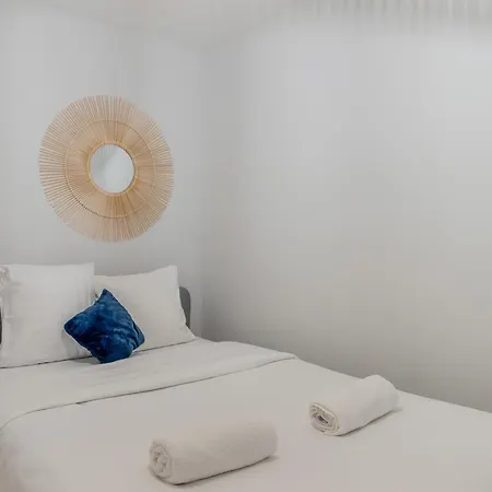 An Enchanting Parisian Hideaway
