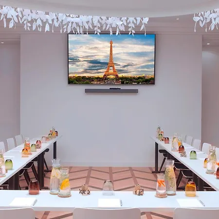 Renaissance Nobel Tour Eiffel Отель 4*