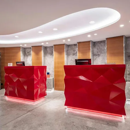 Hotel Renaissance Republique & Paris