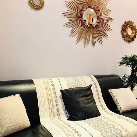 Appartement 21a Marechal Foch Avenue Champs-elysees *