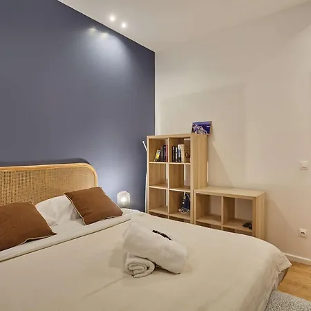 New 2 Bedrooms Center Of By Prestige Apartment Paris