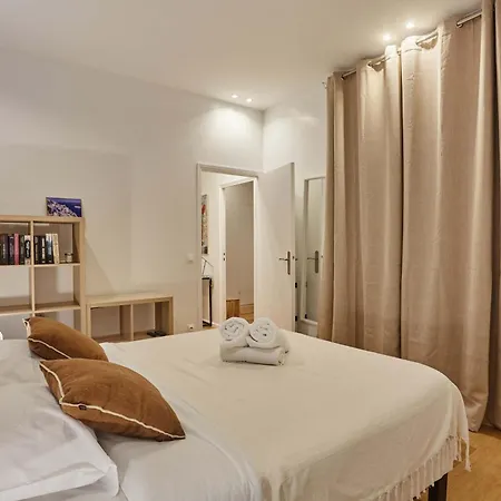 New 2 Bedrooms Center Of By Prestige Apartamento París