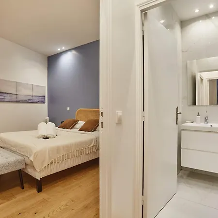 Apartment New 2 Bedrooms Center Of By Prestige Paris