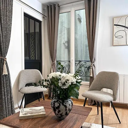 Welcoming Near Louvre Museum Apartment Paris
