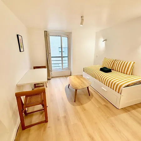 Apartment Charming Bright In Menilmontant