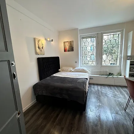 Beautiful Eiffel Tower Apartment *
