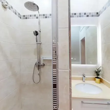 Saphir Tour Apartment