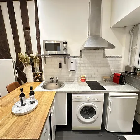 St Paul Marais Flat Ground Floor * Paris