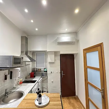 Apartment St Paul Marais Flat Ground Floor Paris