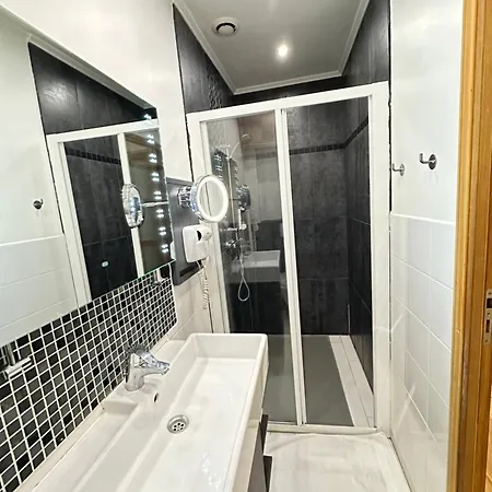 St Paul Marais Flat Ground Floor Apartment Paris