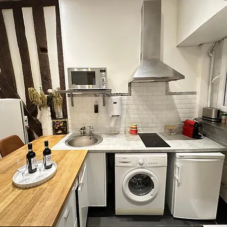 Apartment St Paul Marais Flat Ground Floor