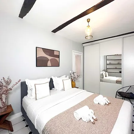 Modern & Spacious Near Le Marais 巴黎
