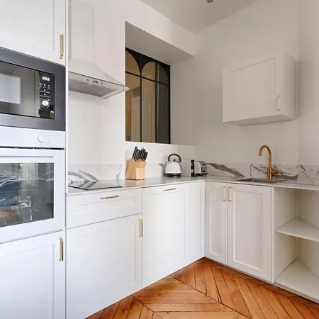 Appartement Convivialite Pour 8 Personnes - Parc Monceau *