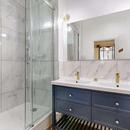 Convivialite Pour 8 Personnes - Parc Monceau Appartement