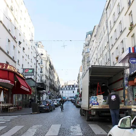 T2 Near The Sacre-coeur De Montmartre *