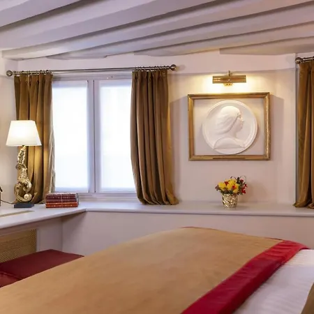 Le Renouveau Charm Apartment