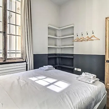 Apartment Centre *